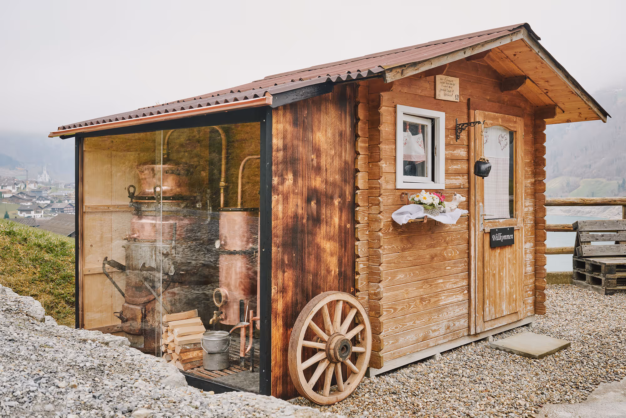 Hofladen des Mühlehofs Lungern mit allen hausgemachten Köstlichkeiten