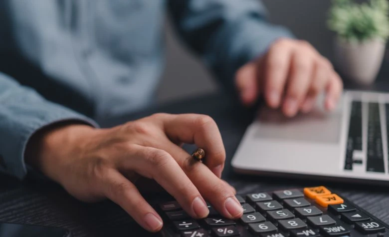 How to Do Payroll for an International Business