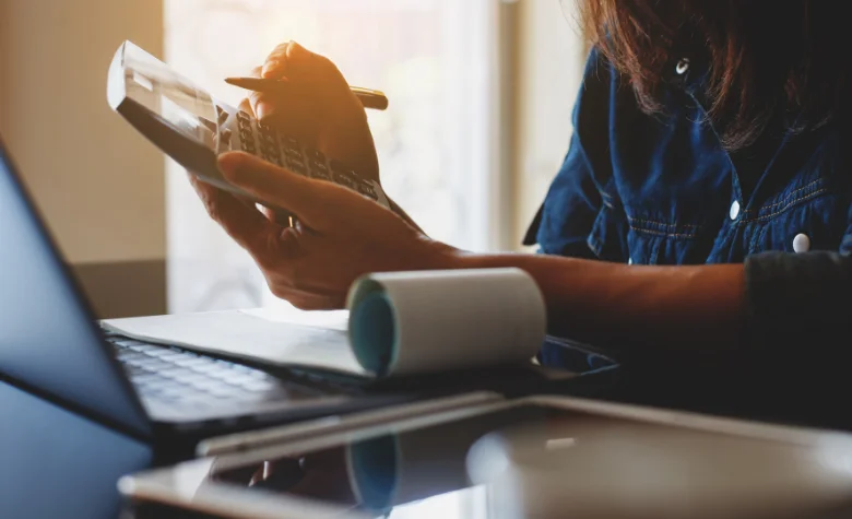 Payroll Outsourcing vs Employer of Record