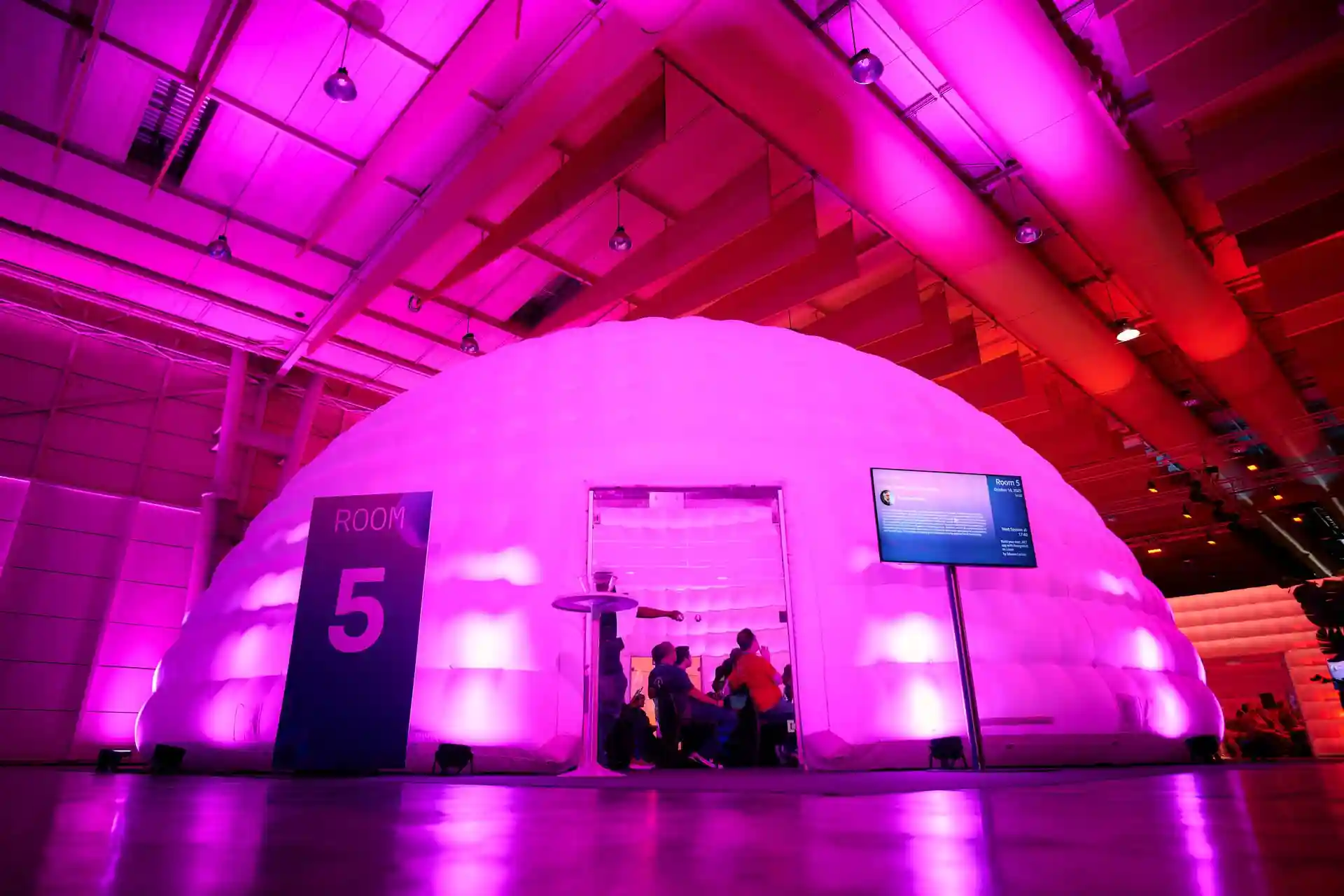 Dôme de 14m de diamètre gonflable pour événements