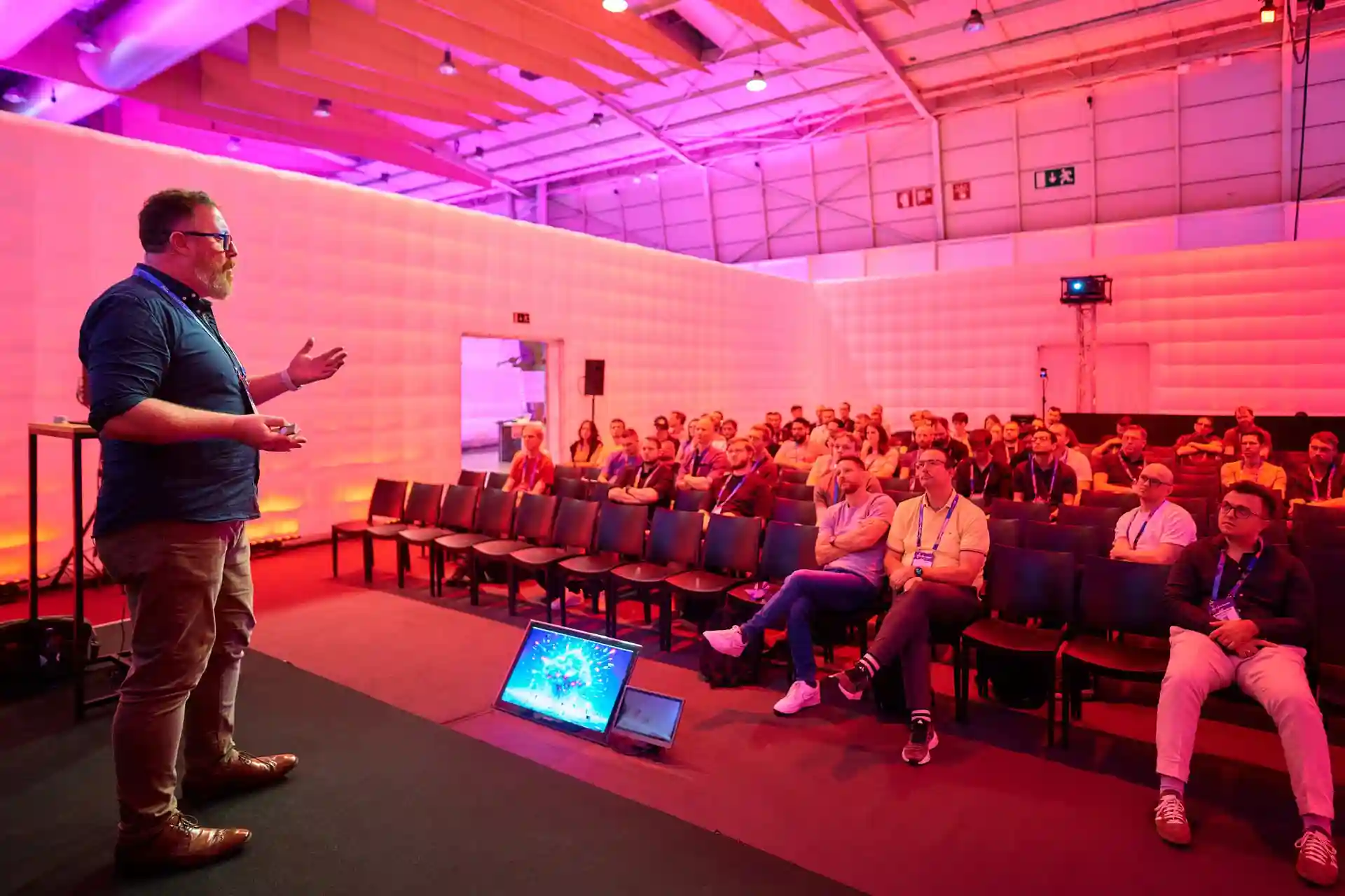 Cube 18m x 12m met ronde dome