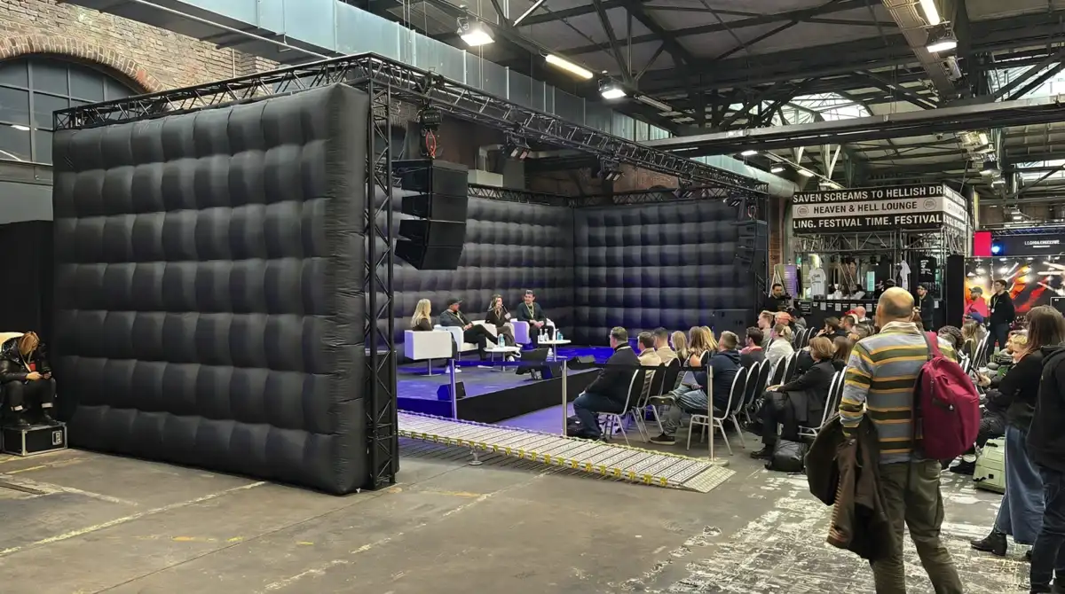 Pared hinchable en una feria