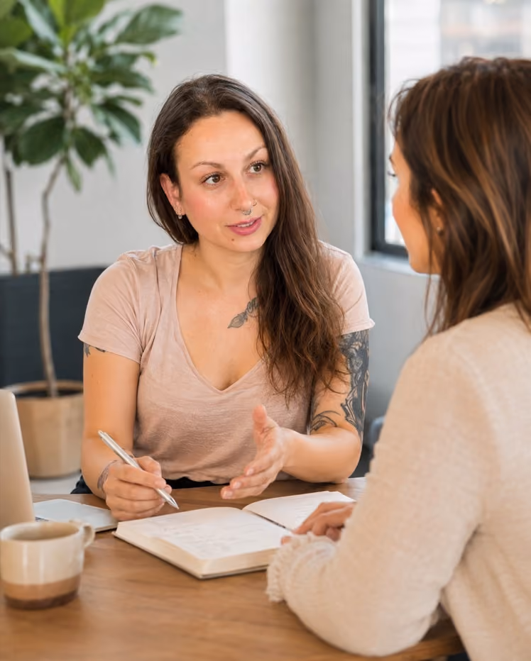 Estella Leonie Spillmann bei der Positionierungsarbeit im LinkedIn Coaching