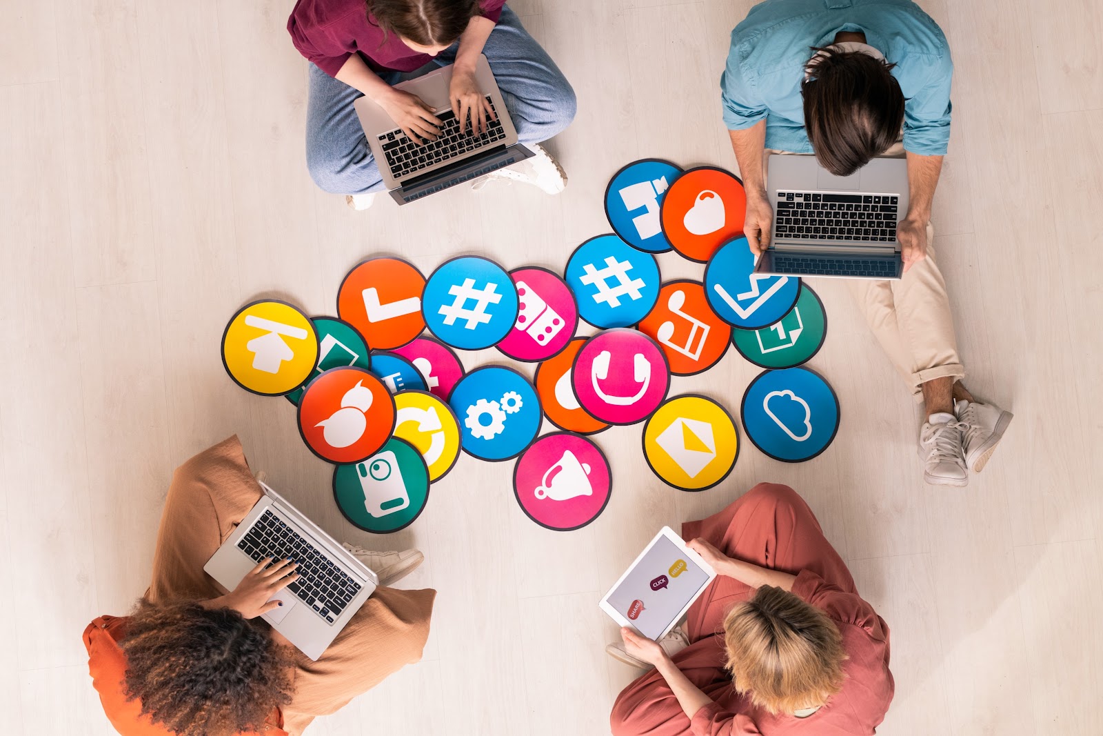 crowdfunding investor benefits