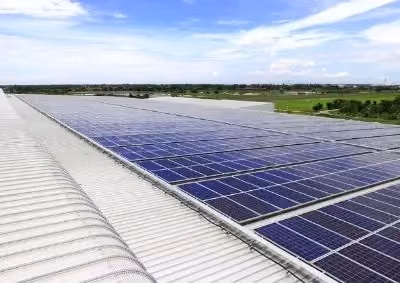 PV Hallendach. Gewerbe. Photovoltaik.