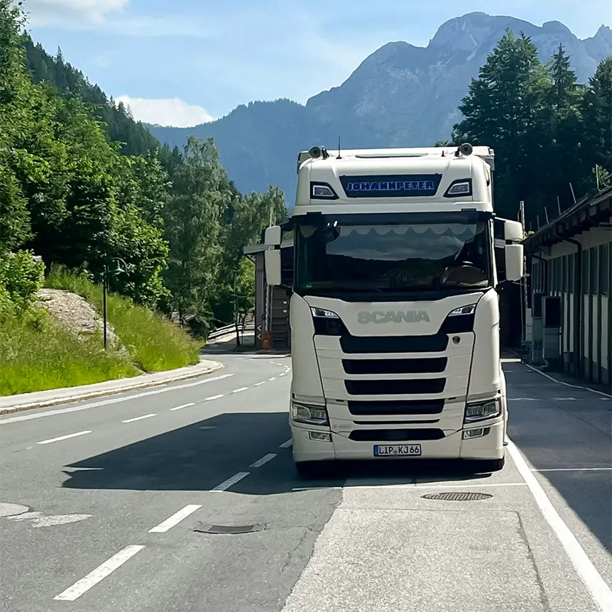 Berufskraftfahrer (m/w/d) für den Fernverkehr