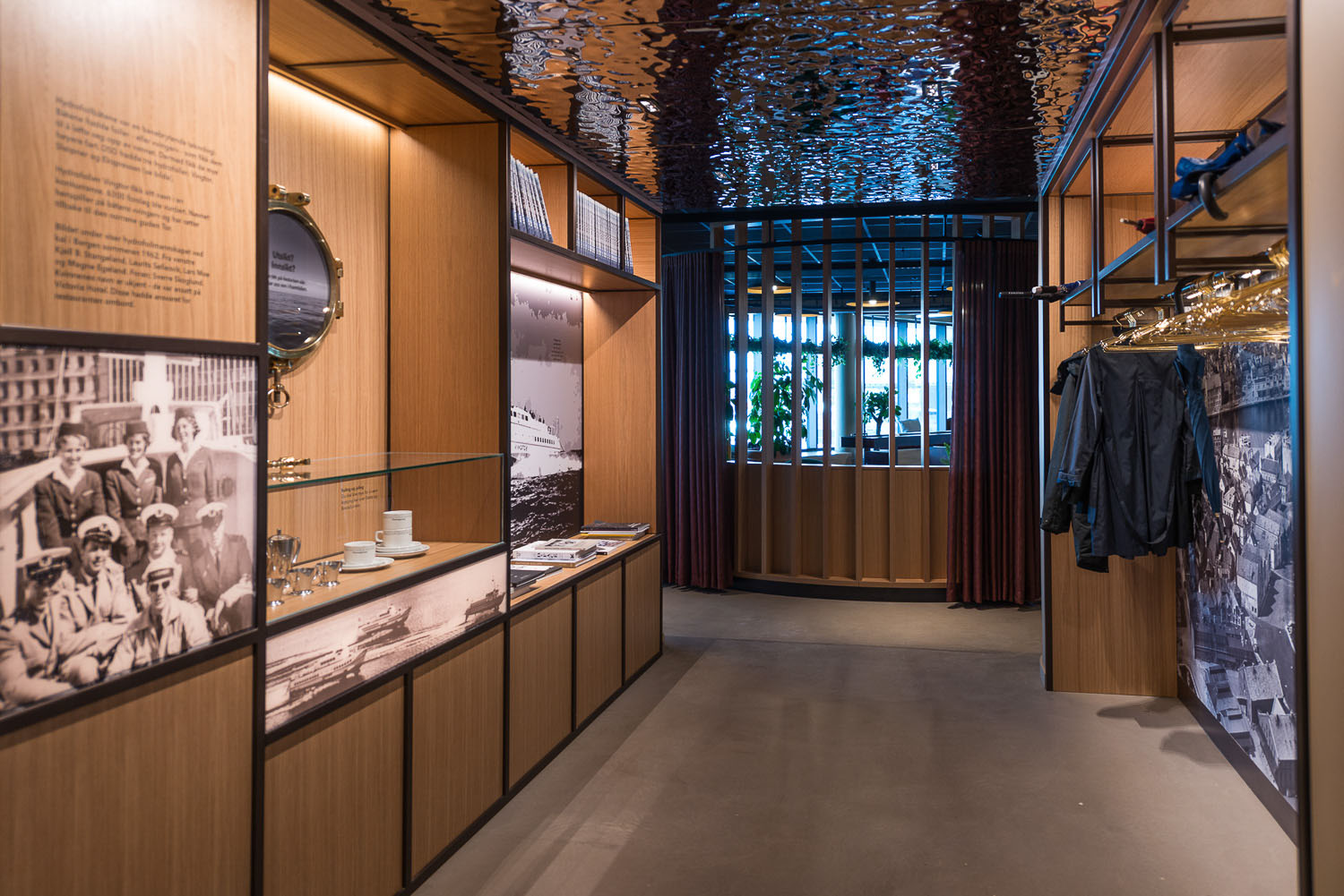 Garderobe og show kabinett i næringsbygg