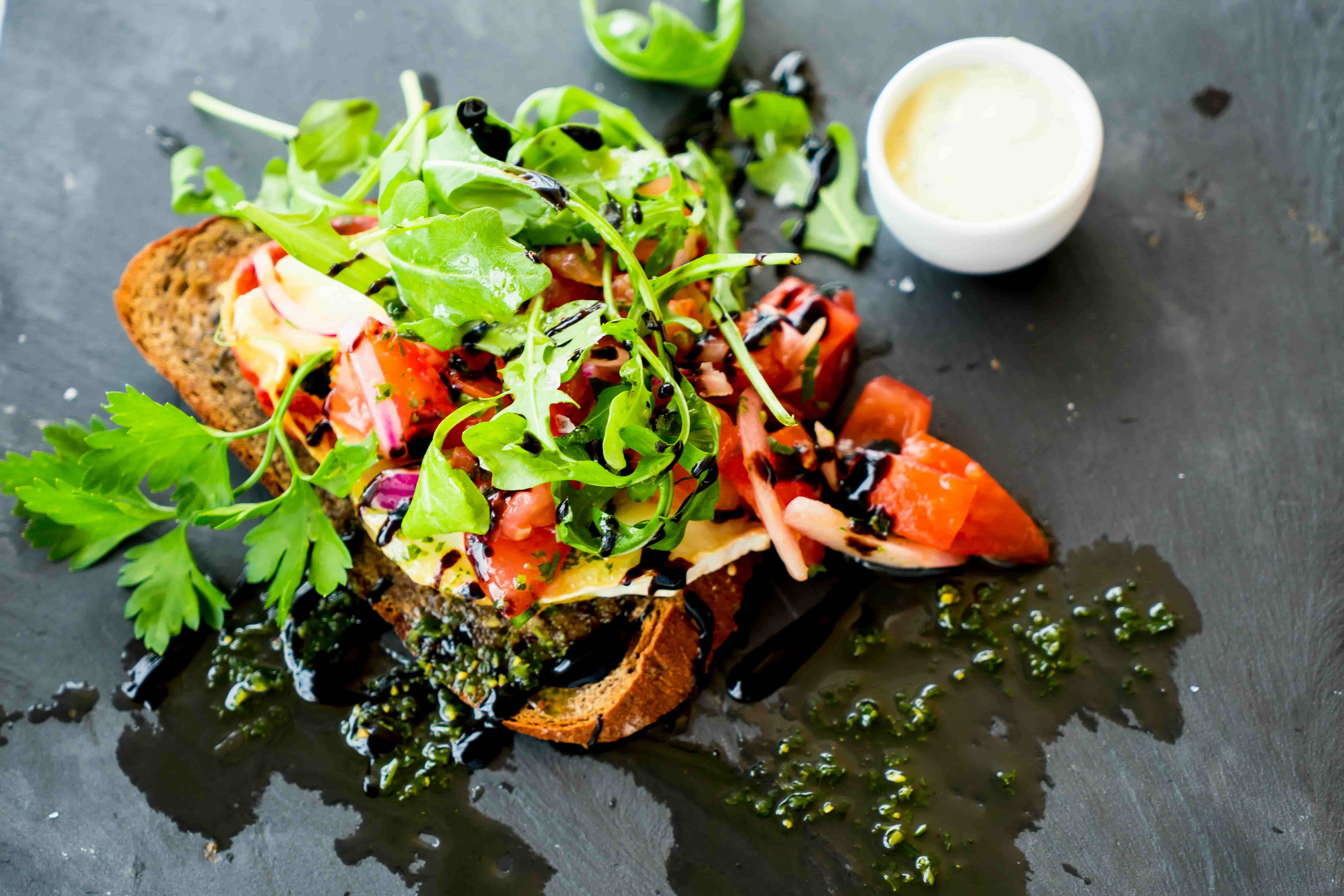 Bruschetta au pain rassis