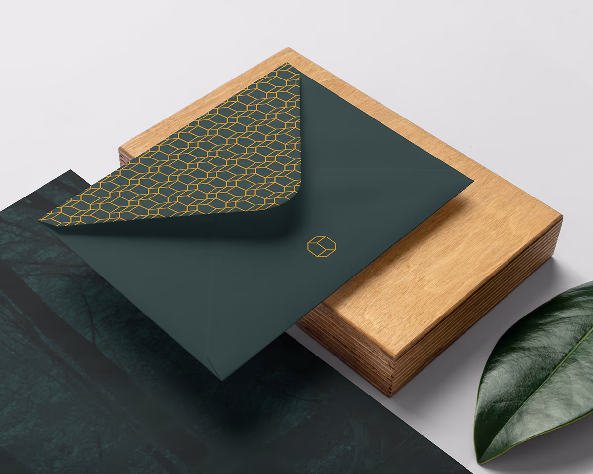 Inhout enveloppe logo patroon - Branding by SIX agency