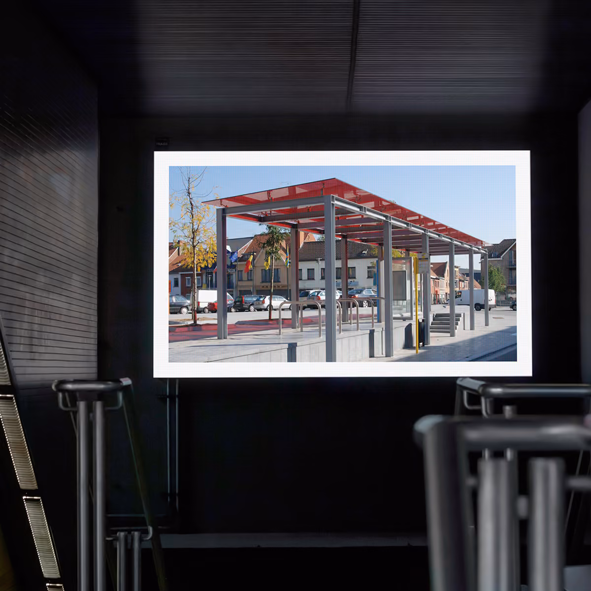 Tecno Art realisatie design bushalte Marke Kortrijk - Branding by SIX agency
