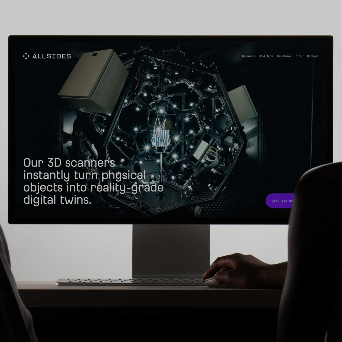 Computer screen displaying Allsides 3D scanner with a digital twin of a striped bag inside.
