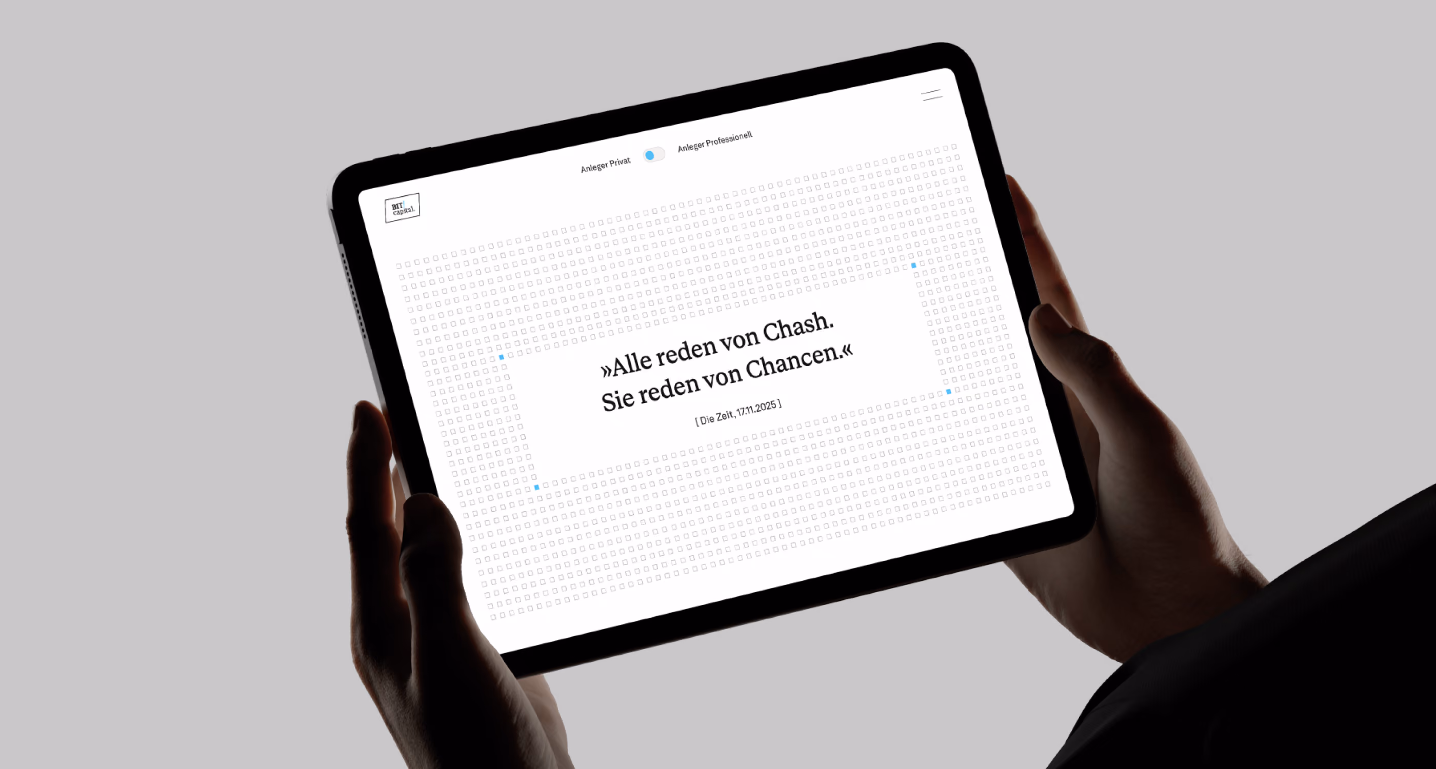 Hands holding a tablet displaying a German quote about cash and opportunities from Die Zeit.
