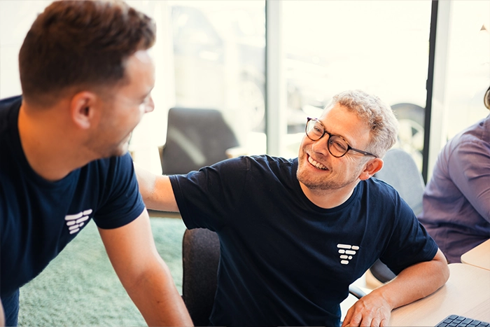 2 collègues complices