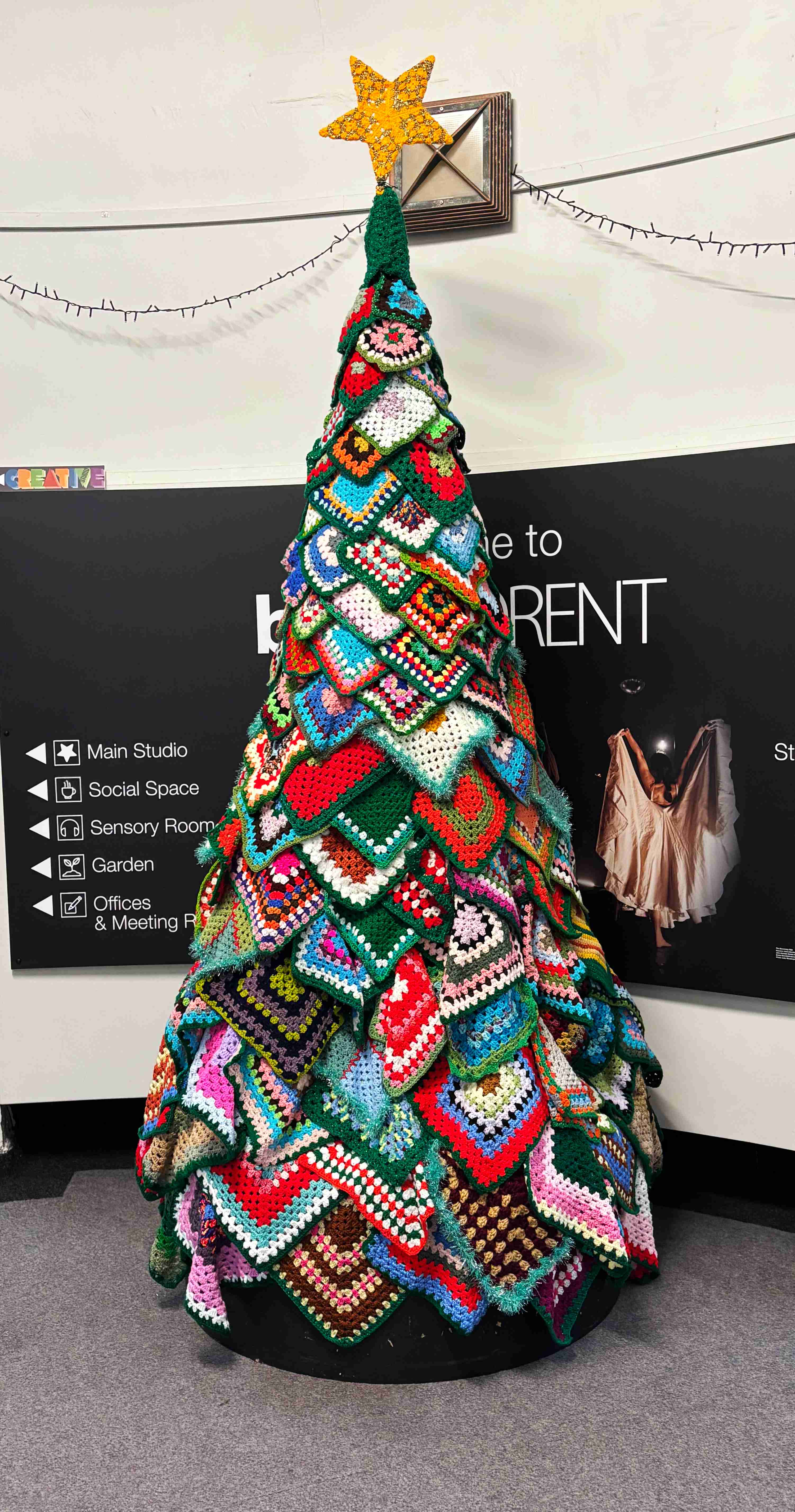 A Granny Square Christmas Tree at Newcaste's balletLorrent