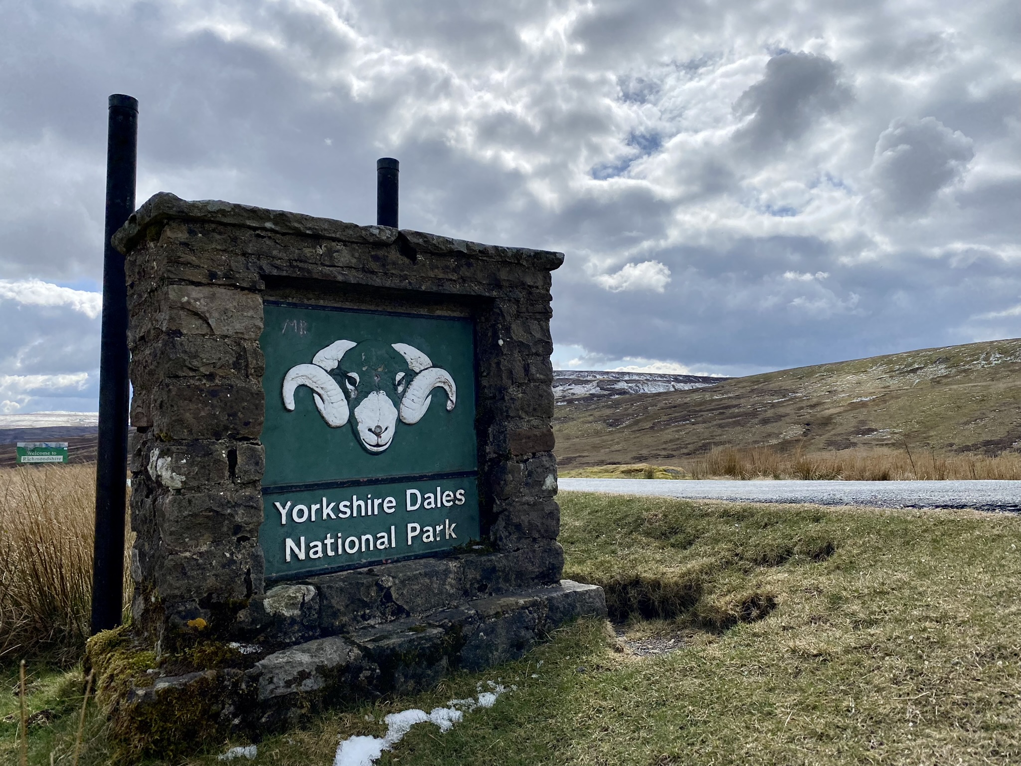 Yorkshire Dales National Park sign (MagNorth)