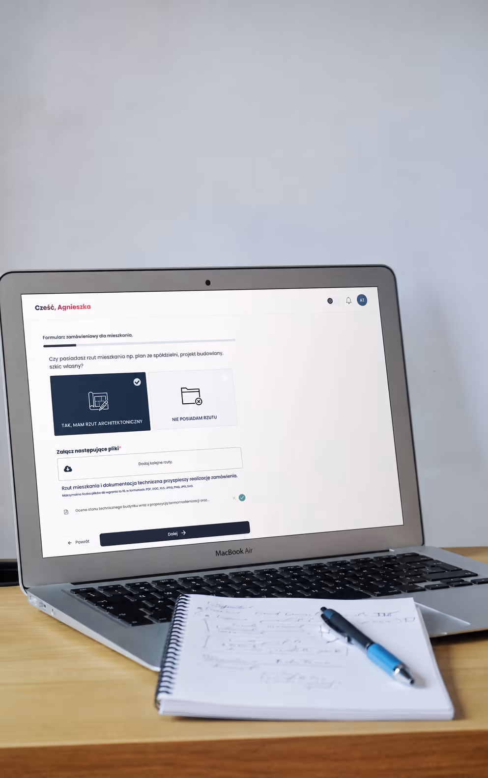 Widok laptopa z formularzem certyfikato.com