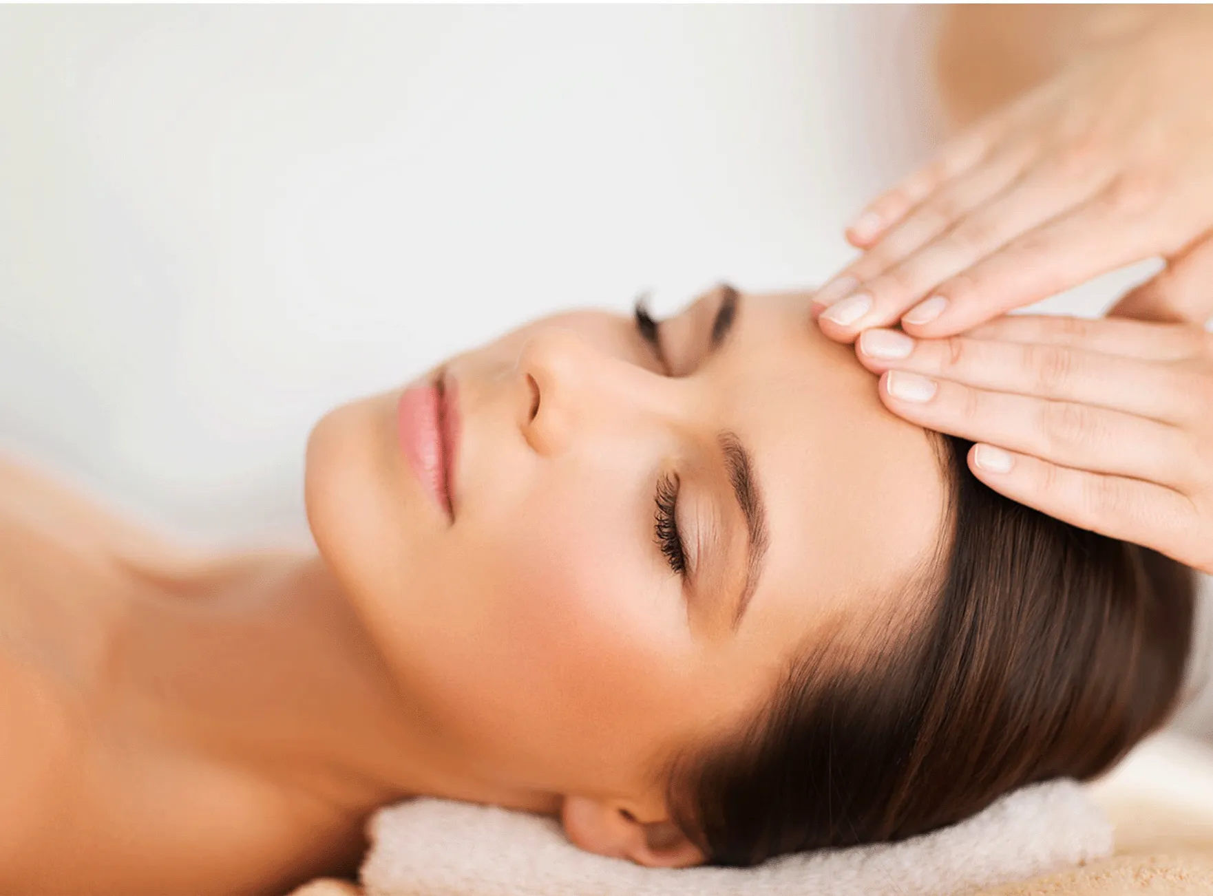 Shiatsu mit Gesichtsakupressur im Salon in Kelheim
