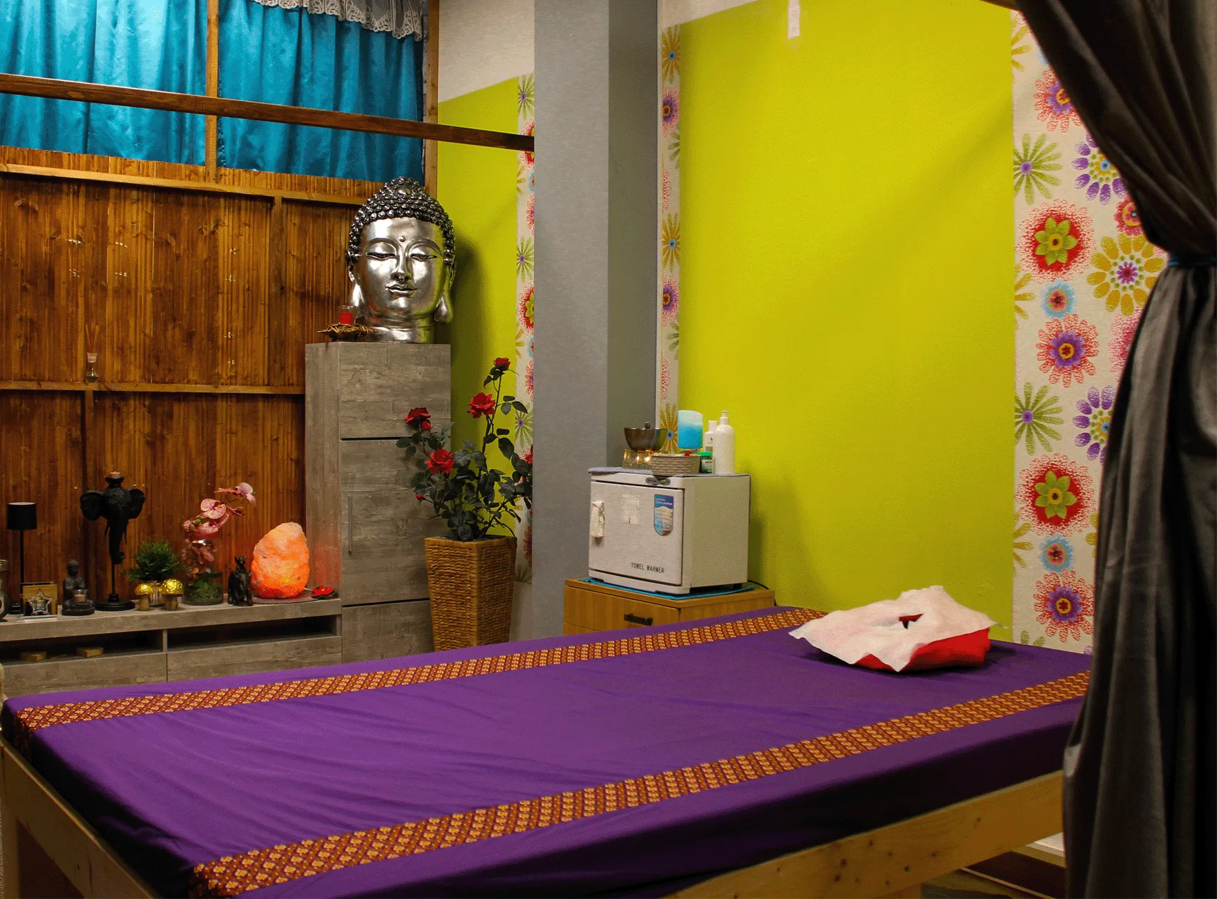 Behandlungsbereich im BIU Thai Massage Salon in Kelheim