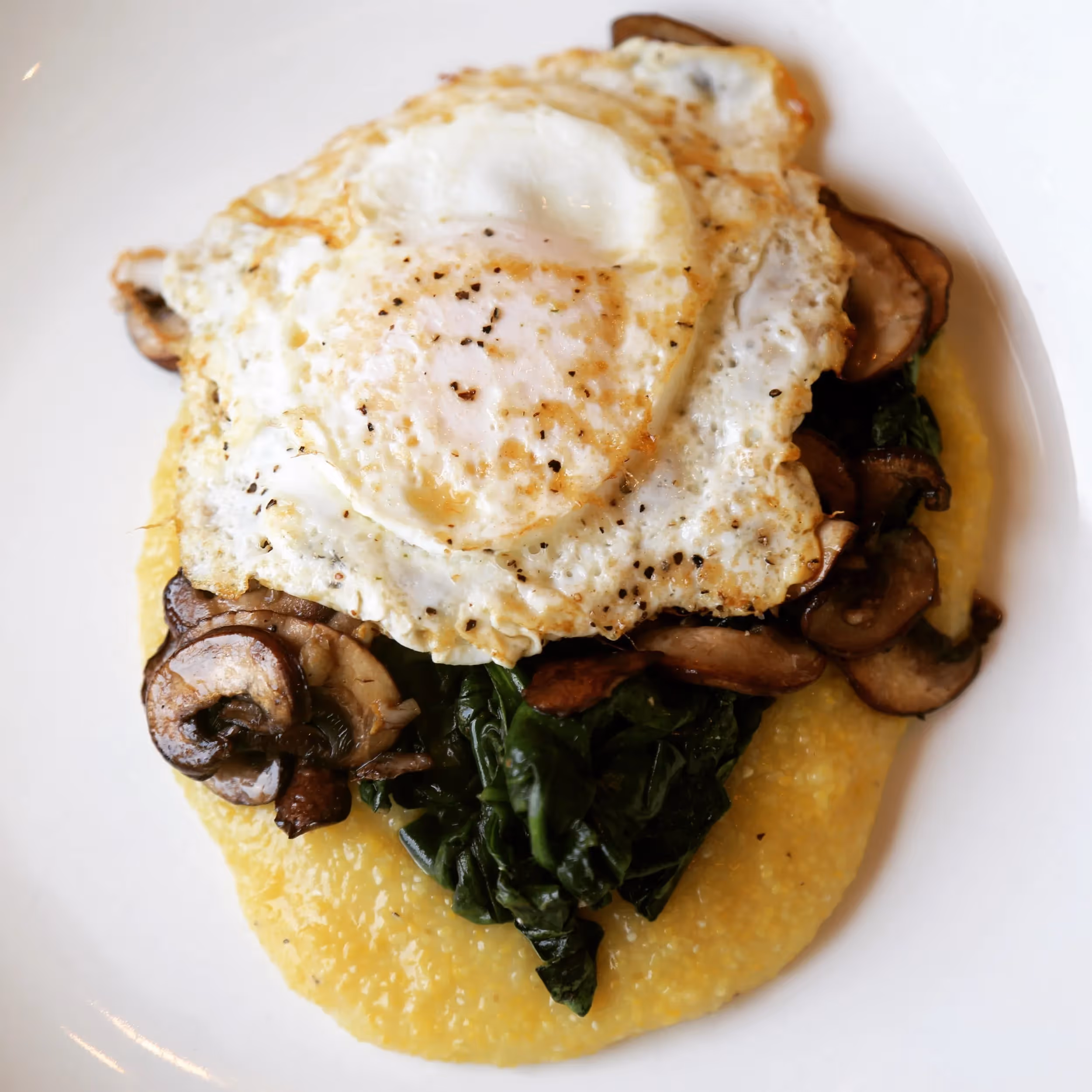 Quick Polenta with Spinach & Mushrooms & Fried Egg