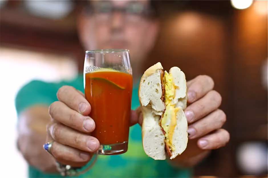 One Minute Breakfast Bagel
