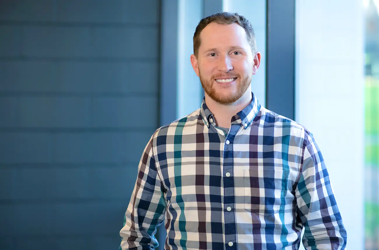 Joey Gipner, Associate