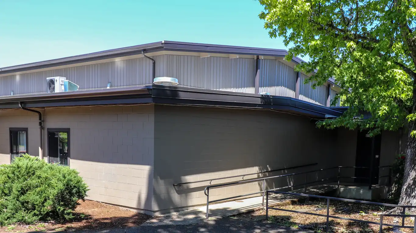 Eastwood Elementary School Cafetorium Retrofit 