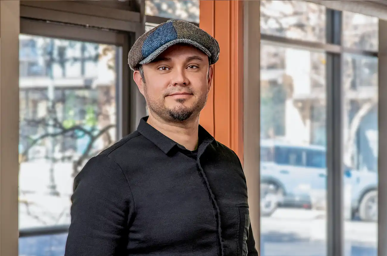 Yabori Sequeira Calvo, Associate