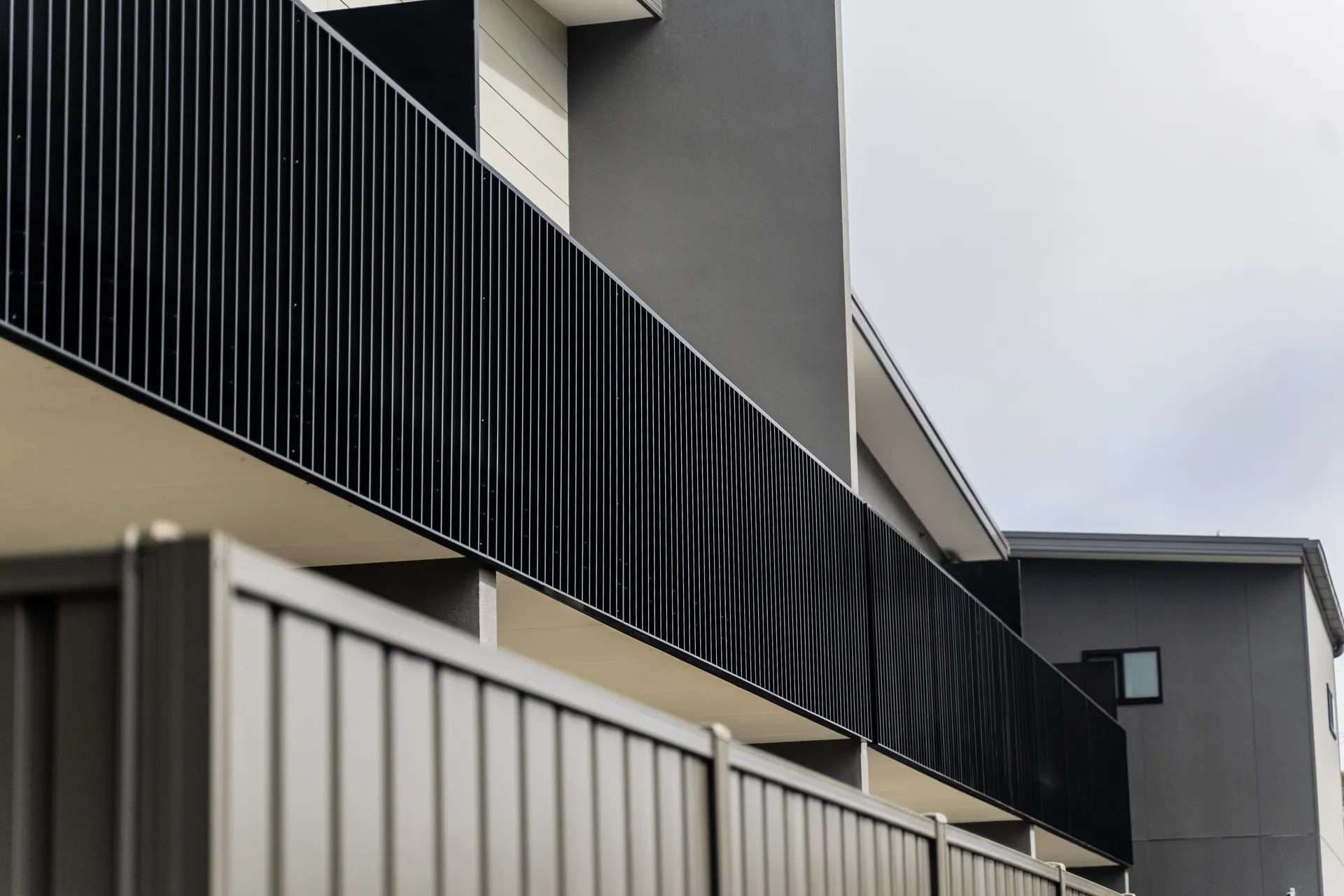 Continuous aluminium balustrades