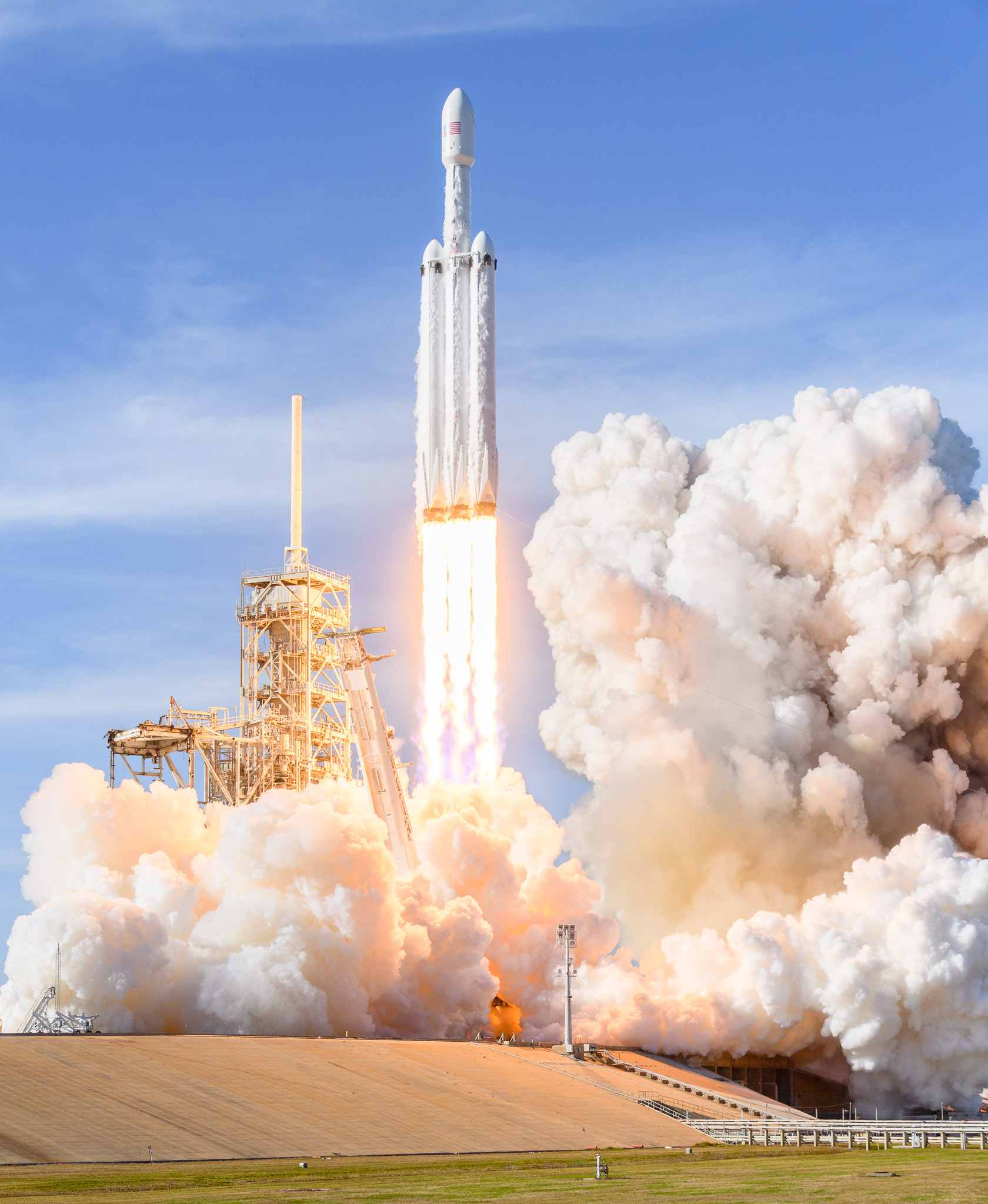 Aerospace pre-IPO — Falcon Heavy launch