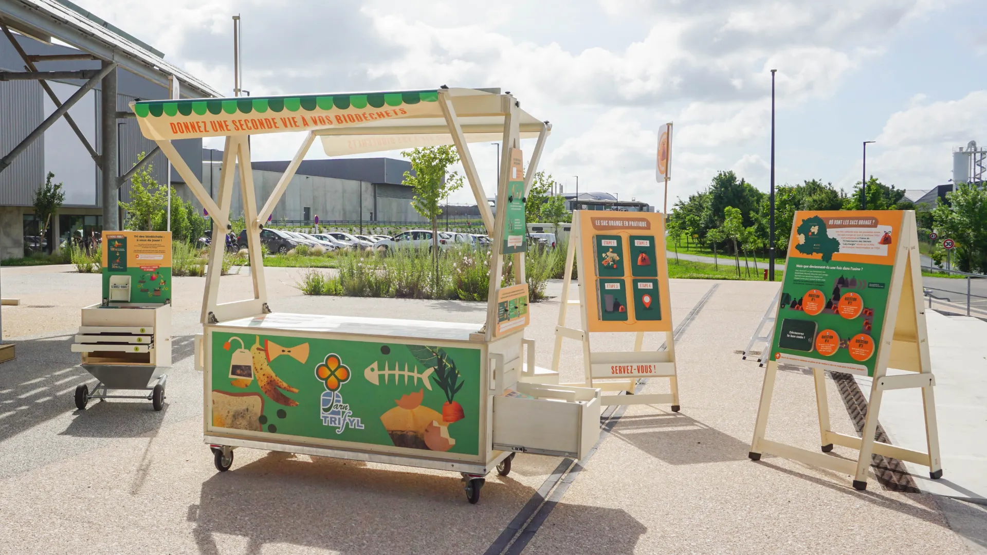 Stand pédagogique et interactif avec des manips lowtech pour le Syndicat Mixte Trifyl