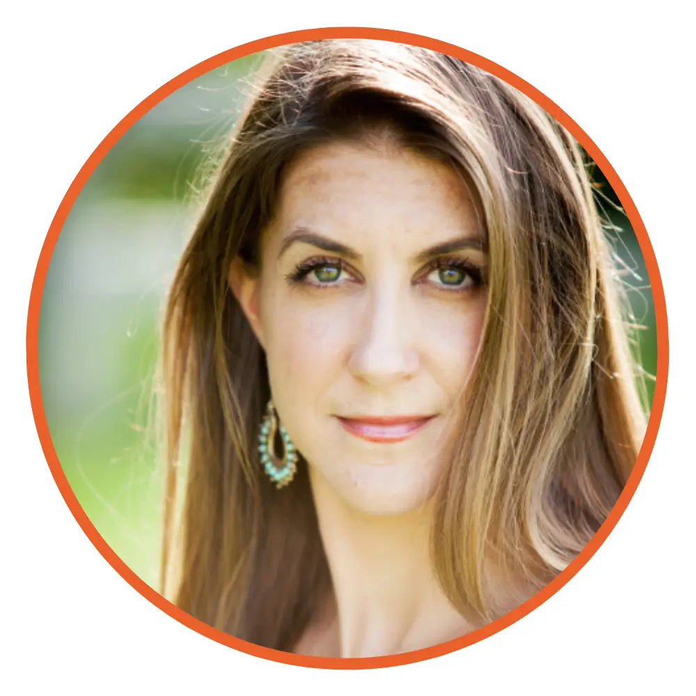 An image of reviewer, Stephanie Alexander.