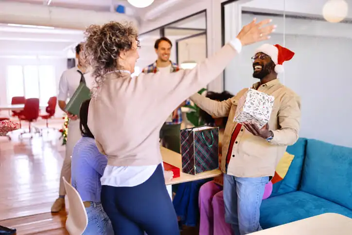 Secret Santa: idee di gifting strategico per brand e creator