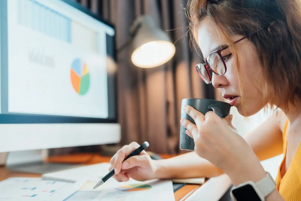 Portada de la guía «ROI y marketing de influencia: la guía completa» de Kolsquare