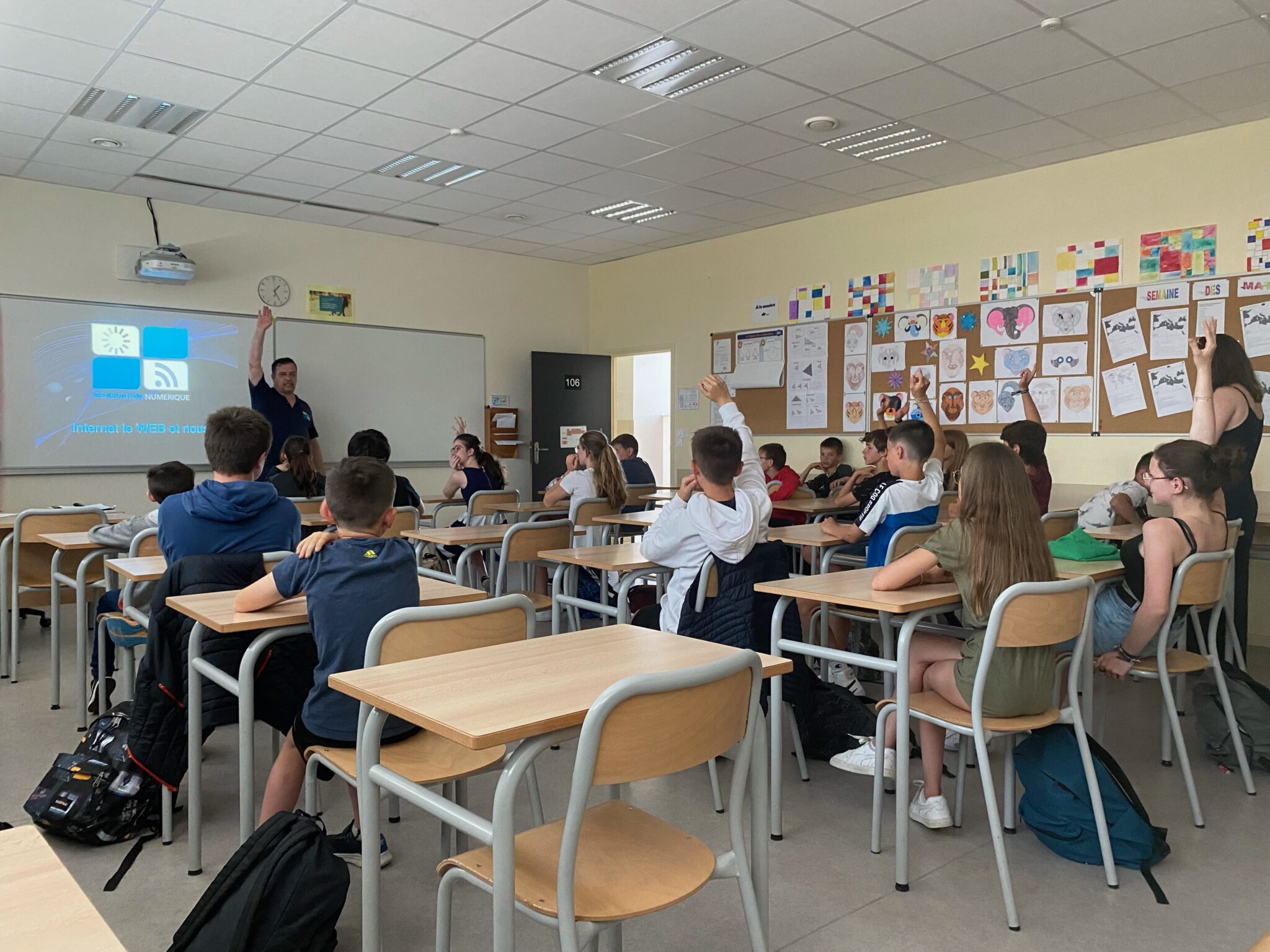 aula durante una intervención de generación digital