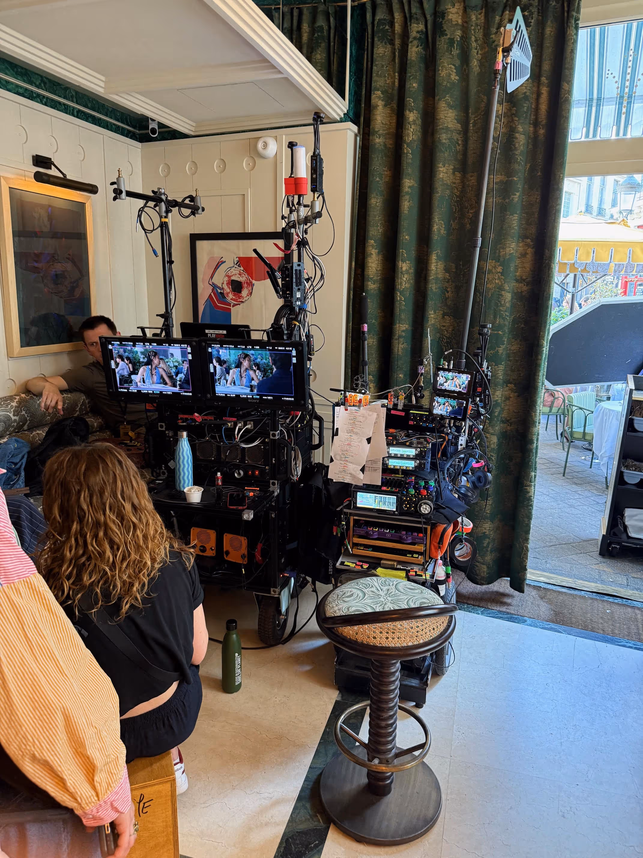 Emily in Paris à La Fontaine Gaillon - Saison 5