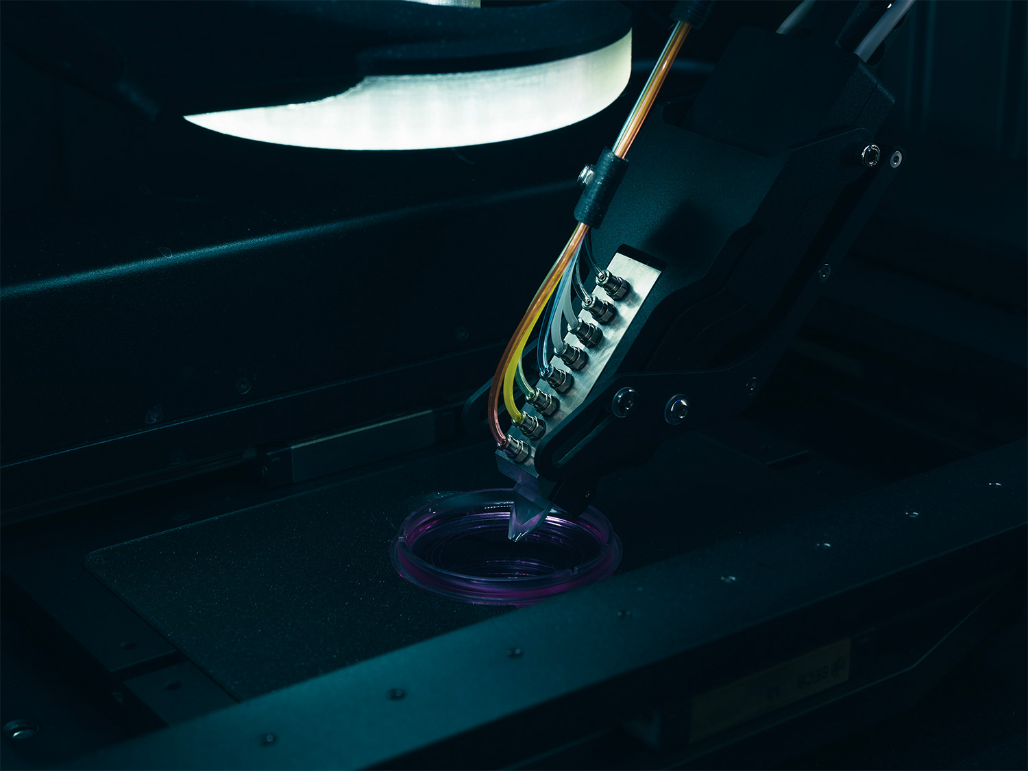 close up of the prinhead of the Biopixlar single-cell bioprinting system