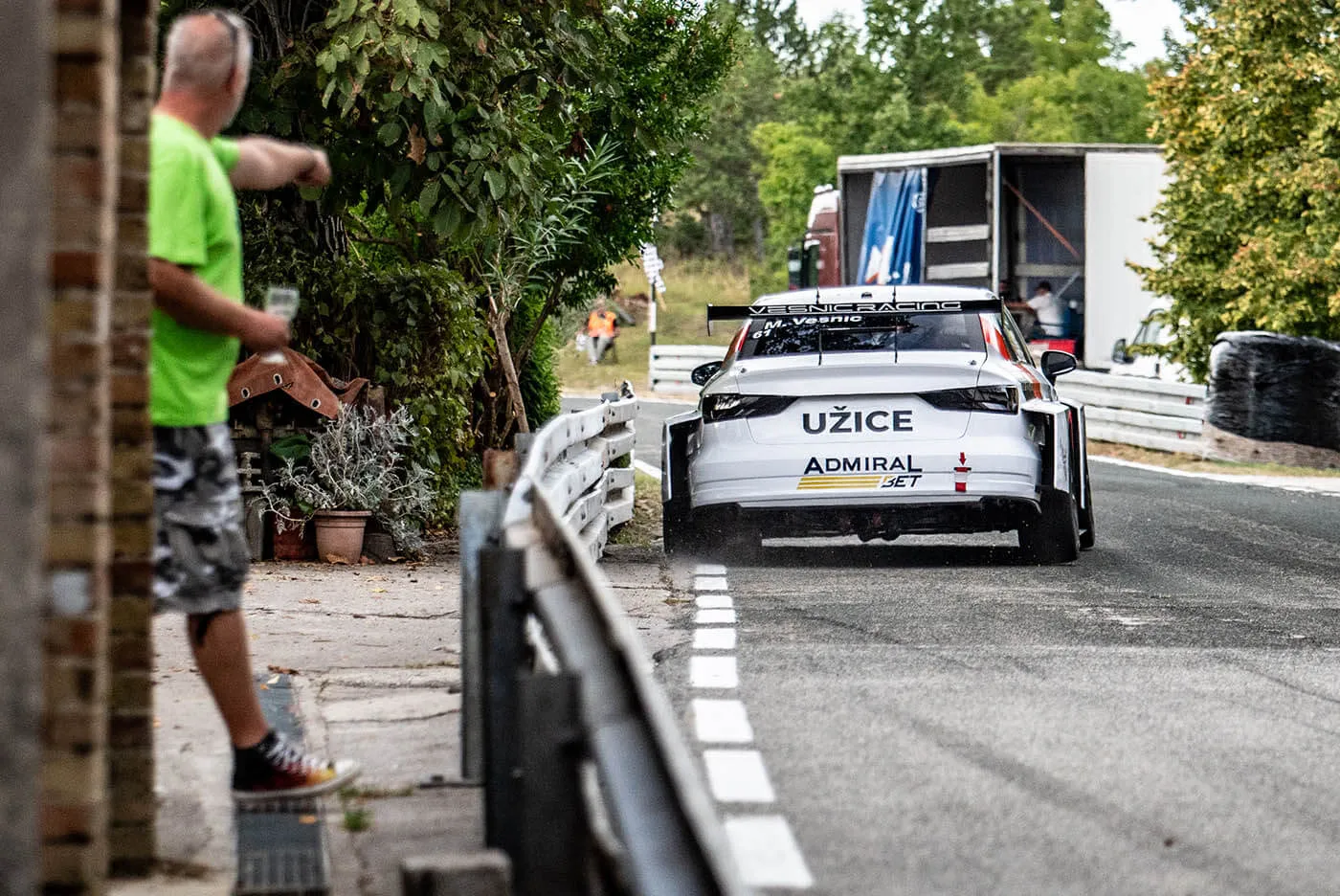 Do krajnjih granica staze i vozača: Koliko je konkurencija jaka govori u prilog činjenica da su o mestima u vrhu često odlučivale desetinke u zbiru dve vožnje