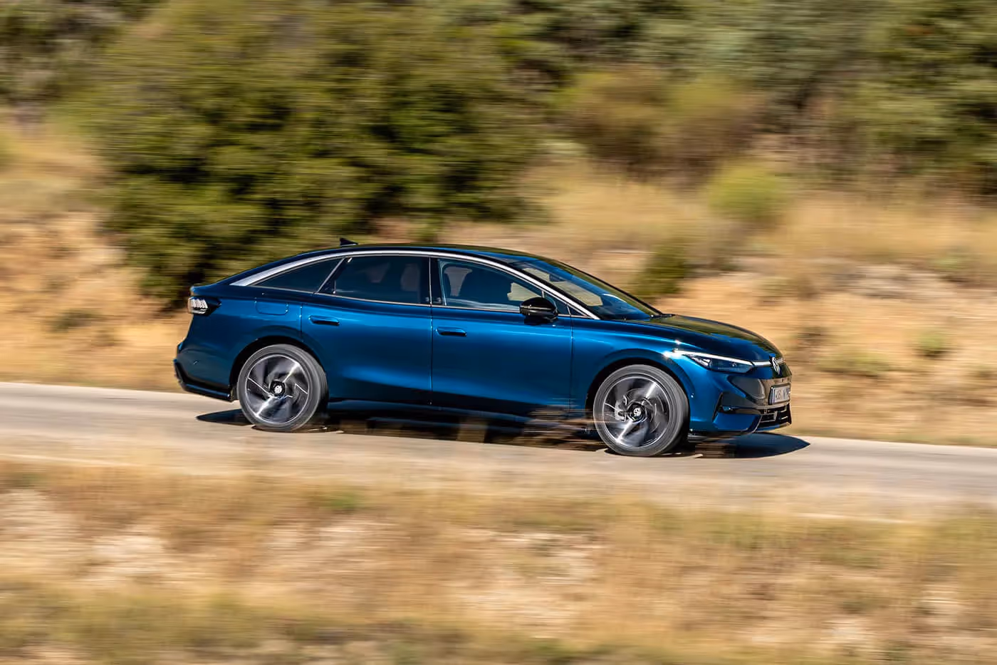 Iz Volfsburga poručuju kako je „ID.7” čistokrvni Folksvagen i da su mu namenili ulogu vodećeg modela u električnoj ID porodici