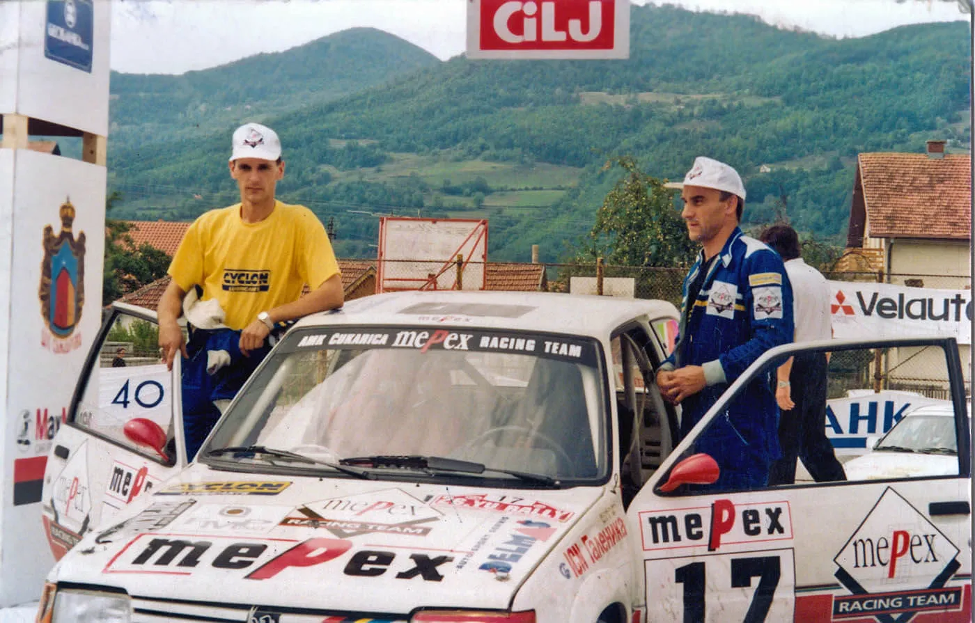 Miodrag  Đelmaš i Dragan Banić pored Pežoa 205 Reli Grupe A na 26. YU reliju
