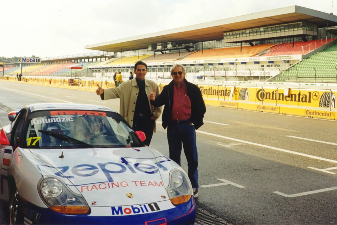 Filip Cepter i Marjan Kulundžić na stazi Hokenhajm 1998. godine, uoči Andrejevog četvrtog nastupa u Porše Superkupu