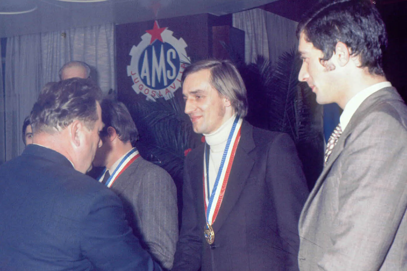 Uručenje zlatne medalje za osvajanje titule šampiona Jugoslavije na brdskim stazama 1972. godine