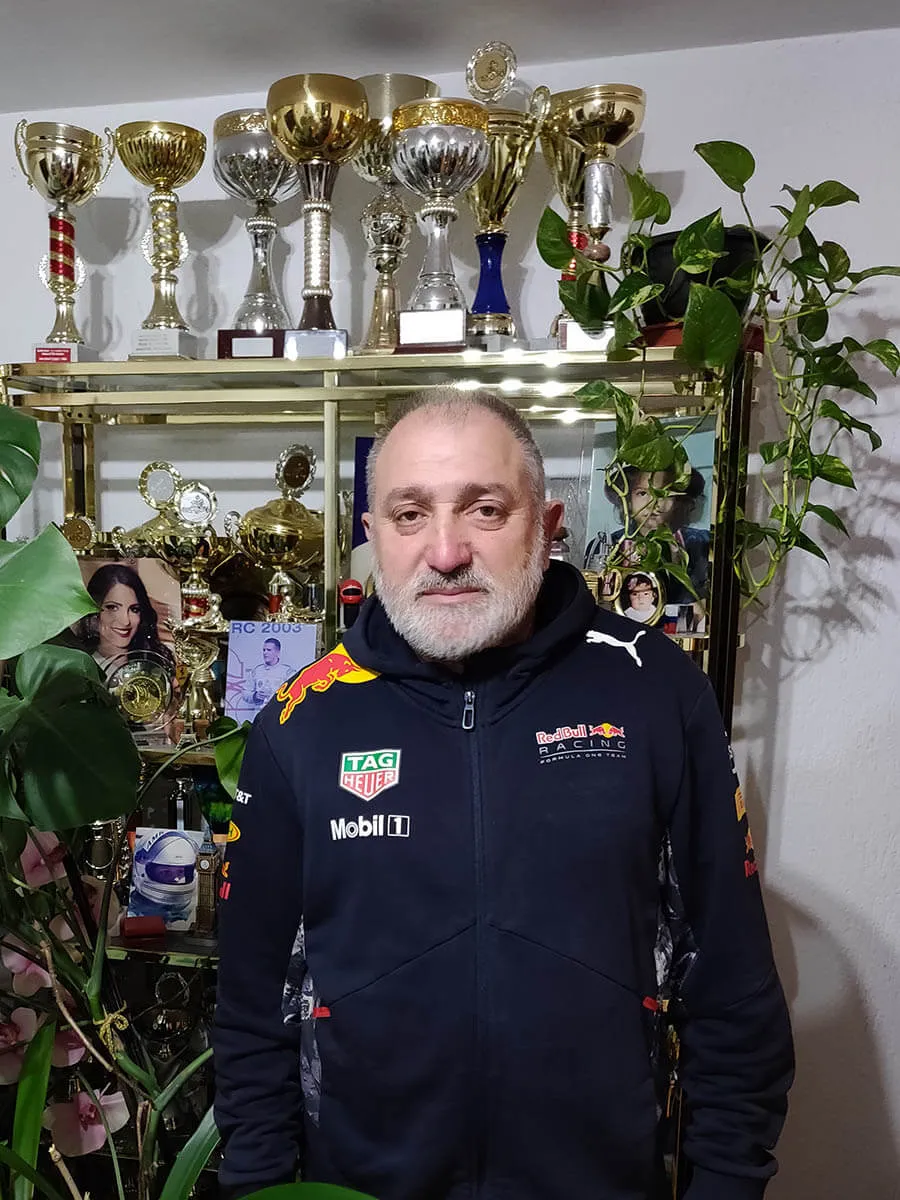 Nakon dve decenije, Žurka je okončao aktivnu trkačku karijeru kako bi pomogao sinu Željku koji je nastupao u kartingu, na domaćoj, ali i međunarodnoj sceni
