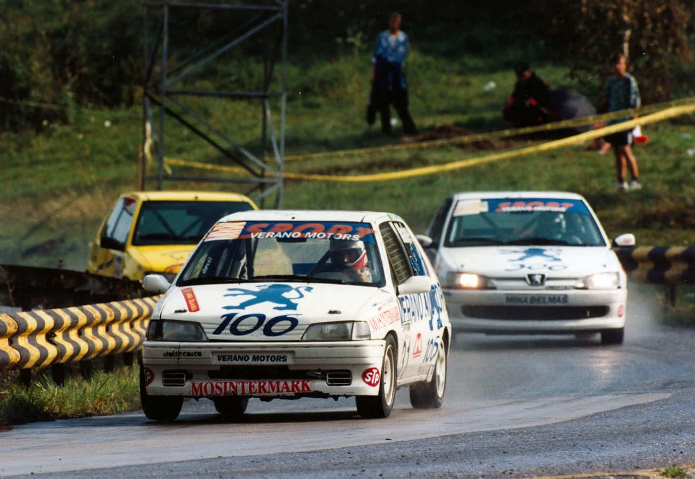 Pežo 106 vozio je u sezoni 1999, koju je završio na trećem mestu u klasi 1300 N