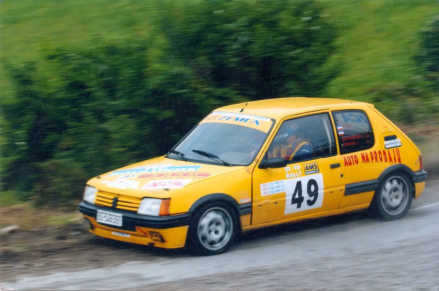 Prodaja „za malo šampionskog” automobila: Pred poslednji reli sezone prodao je trkački automobil, zbog čega je ostao bez titule