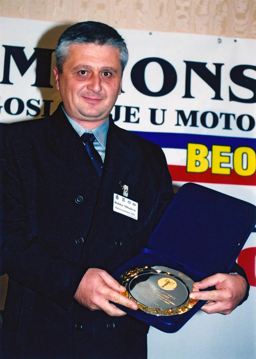 Božidar Mihalović Boks odlazi u zasluženu penziju posle tri i po decenije delanja u raznim komisijama i organizacijama srpskog, balkanskog i evropskog moto-sporta