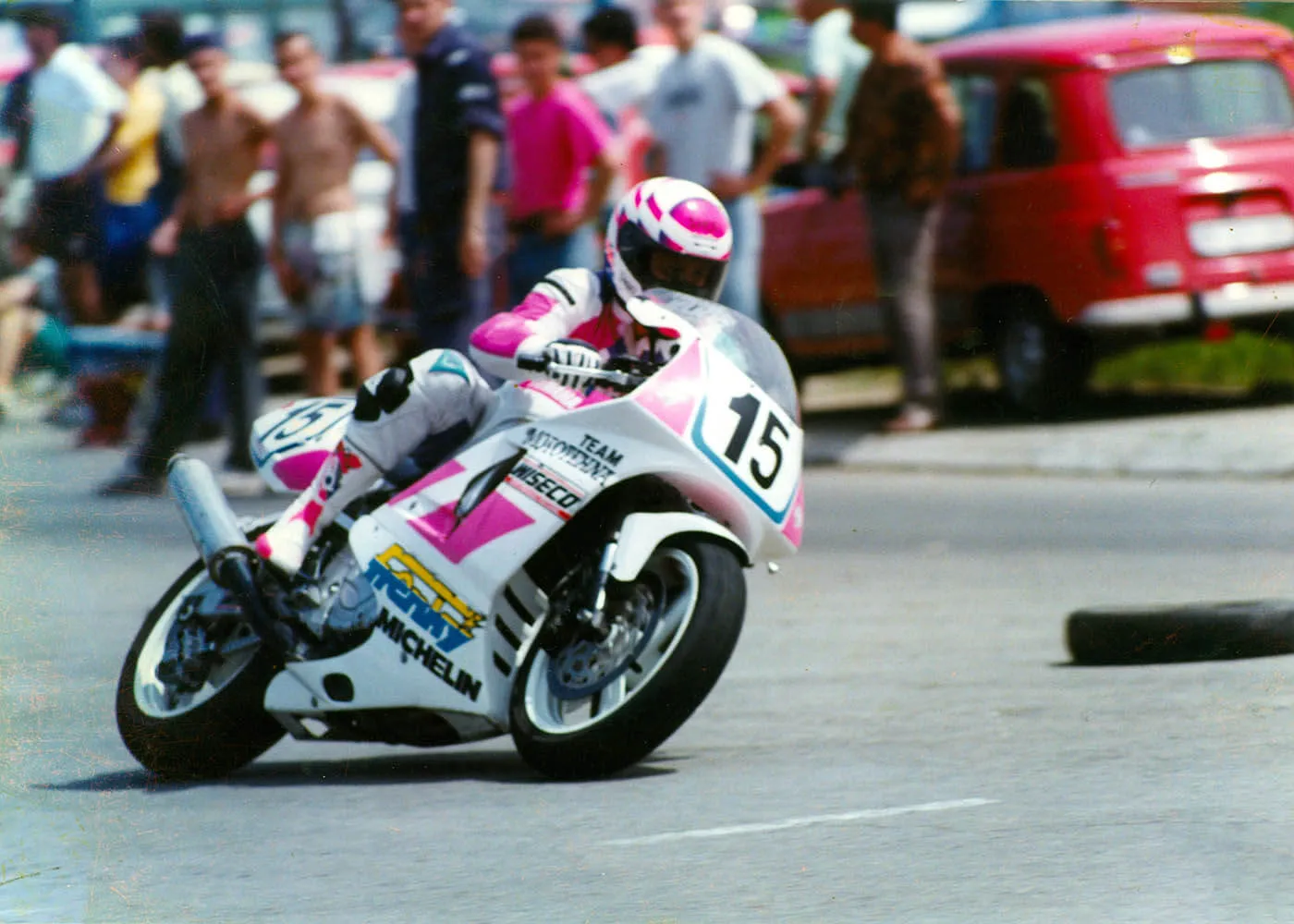 Prva Superbajk mašina: Nakon kaljenja u nižim klasama, Mihailović je 1993. godine na ovoj „jamahi” čudnog dizajna ušao u najjaču klasu do 750 kubika