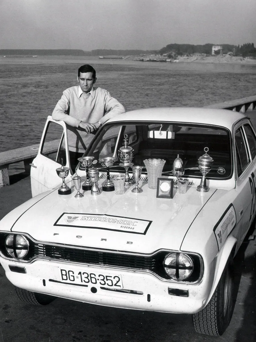 Na Ušću 1970. godine sa osvojenim trofejima