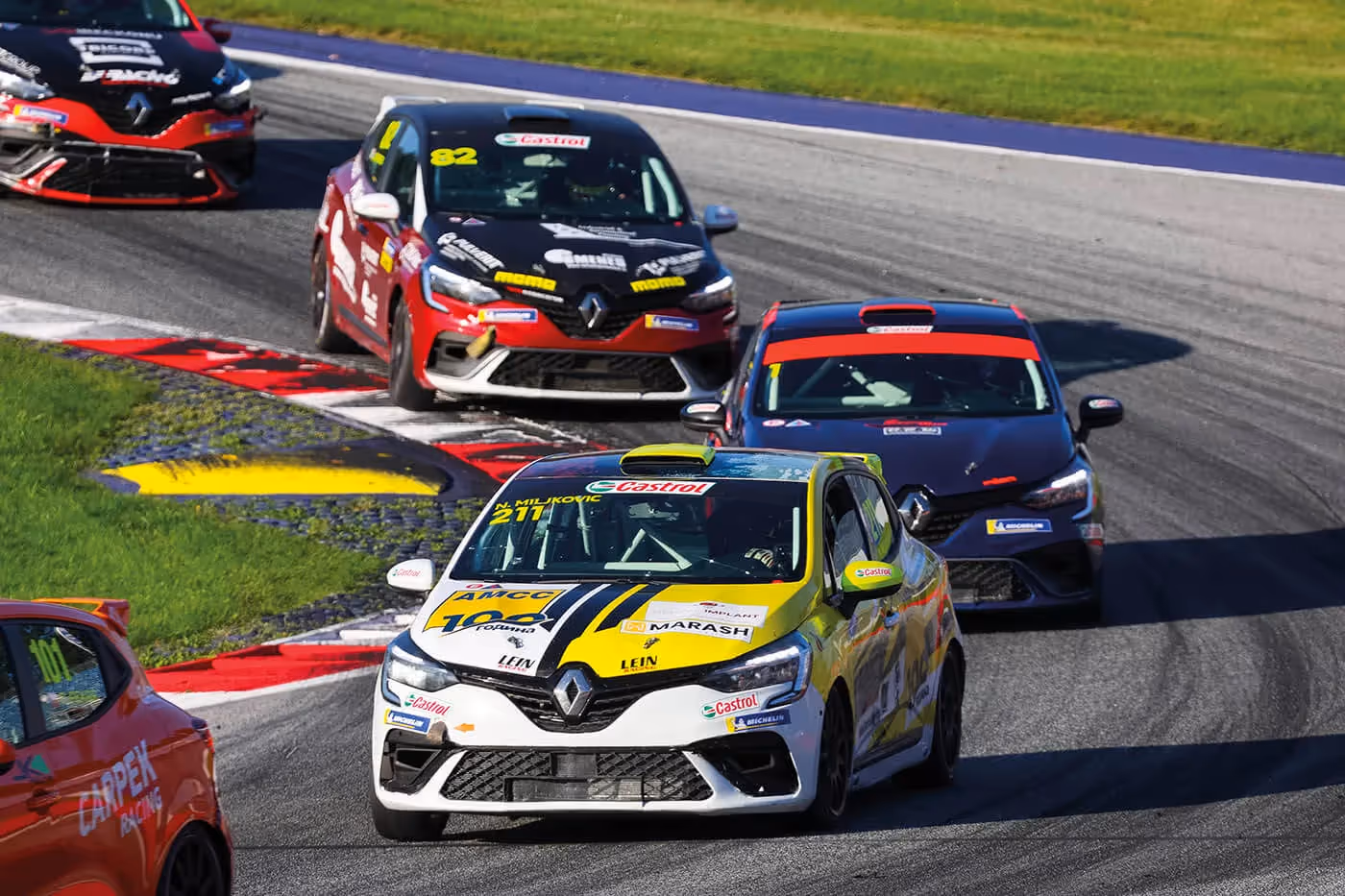 Miljković je do sada osvojio 186 bodova i zauzima osmu poziciju u generalnom plasmanu takmičenja Clio Cup Europe gde je u konkurenciji 38 vozača