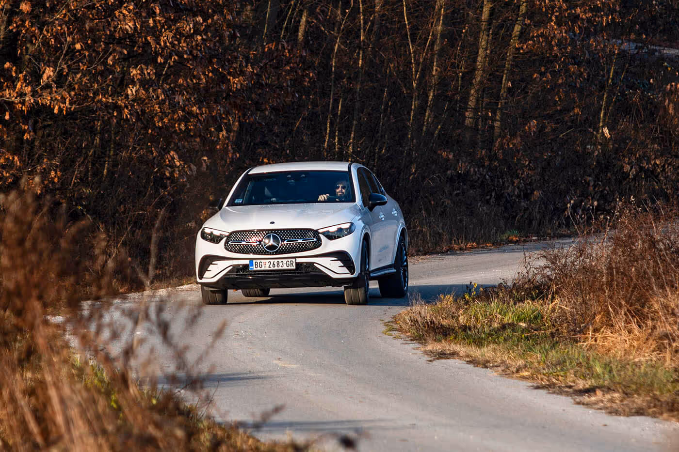 U Engineered paketu pored vazdušnog oslanjanja dolazi i sistem upravljanja zadnjom osovinom, koji u velikoj meri poboljšava agilnost na krivudavim putevima