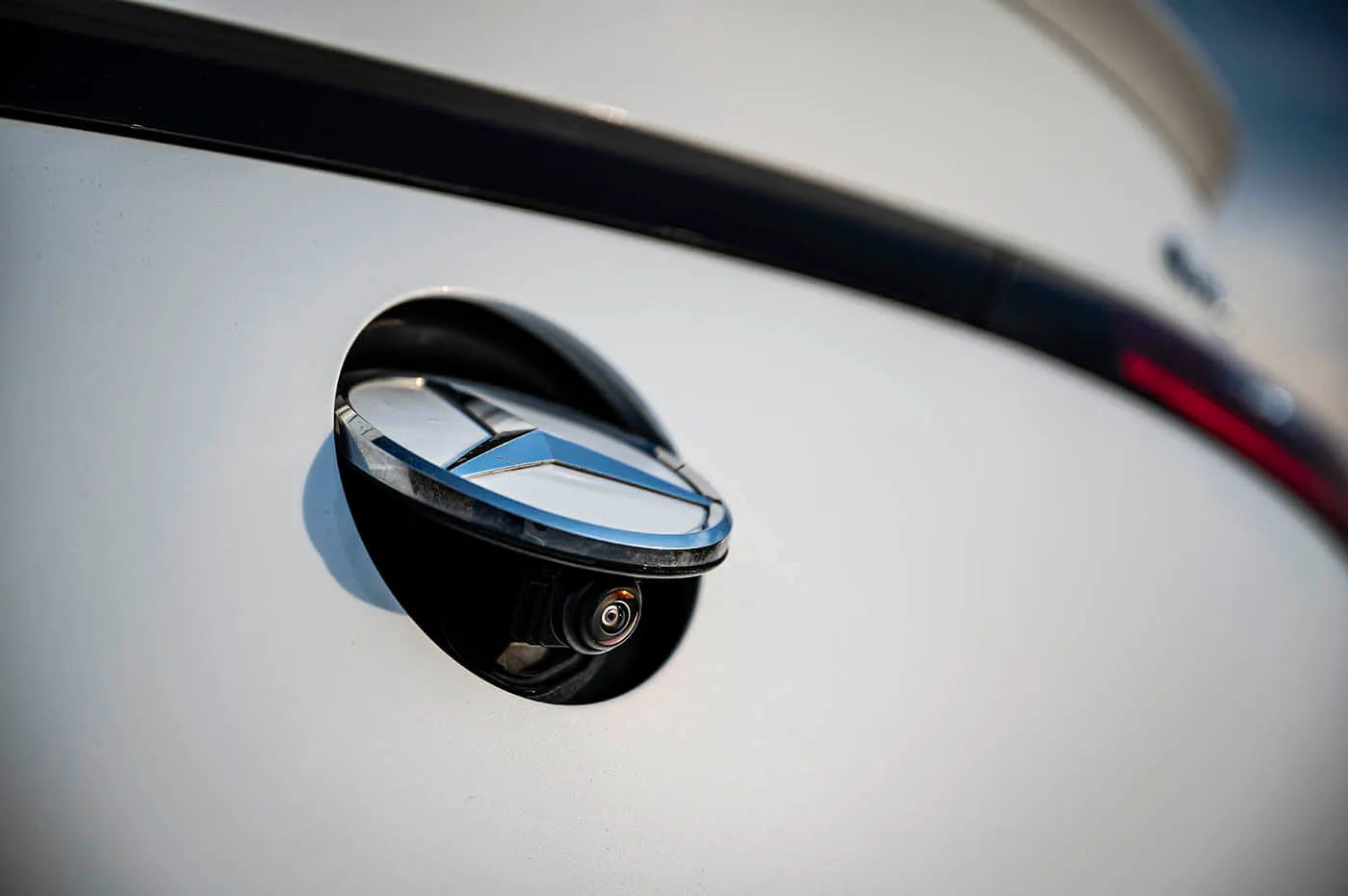 Preglednost unazad je problematična i kamera je od velike pomoći prilikom manevrisanja